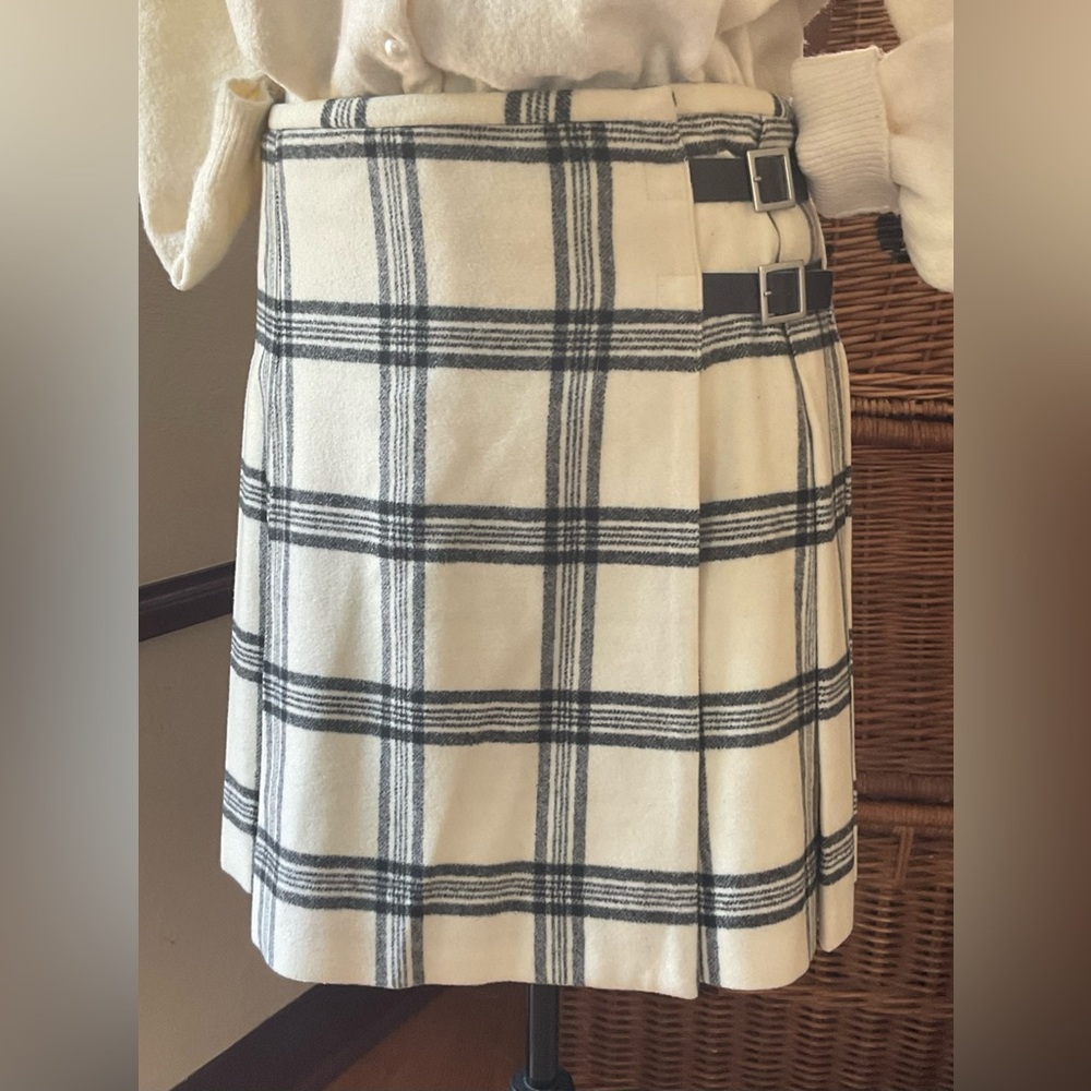 Banana Republic Kilt Wool Blend  Skirt - Picture 2 of 16